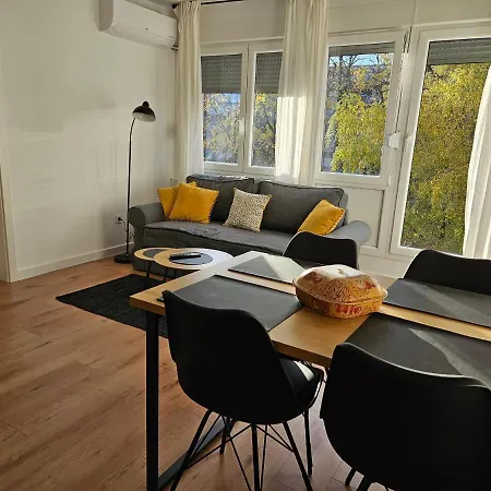 Land Apartments Zagabria Esterno foto